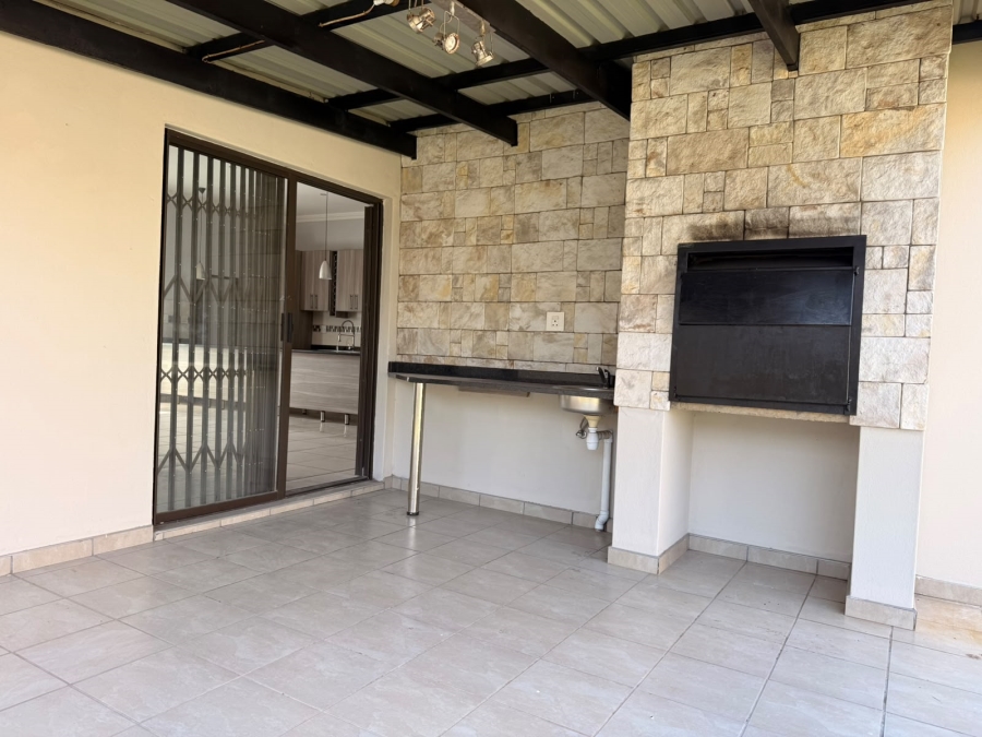 3 Bedroom Property for Sale in Geelhoutpark North West